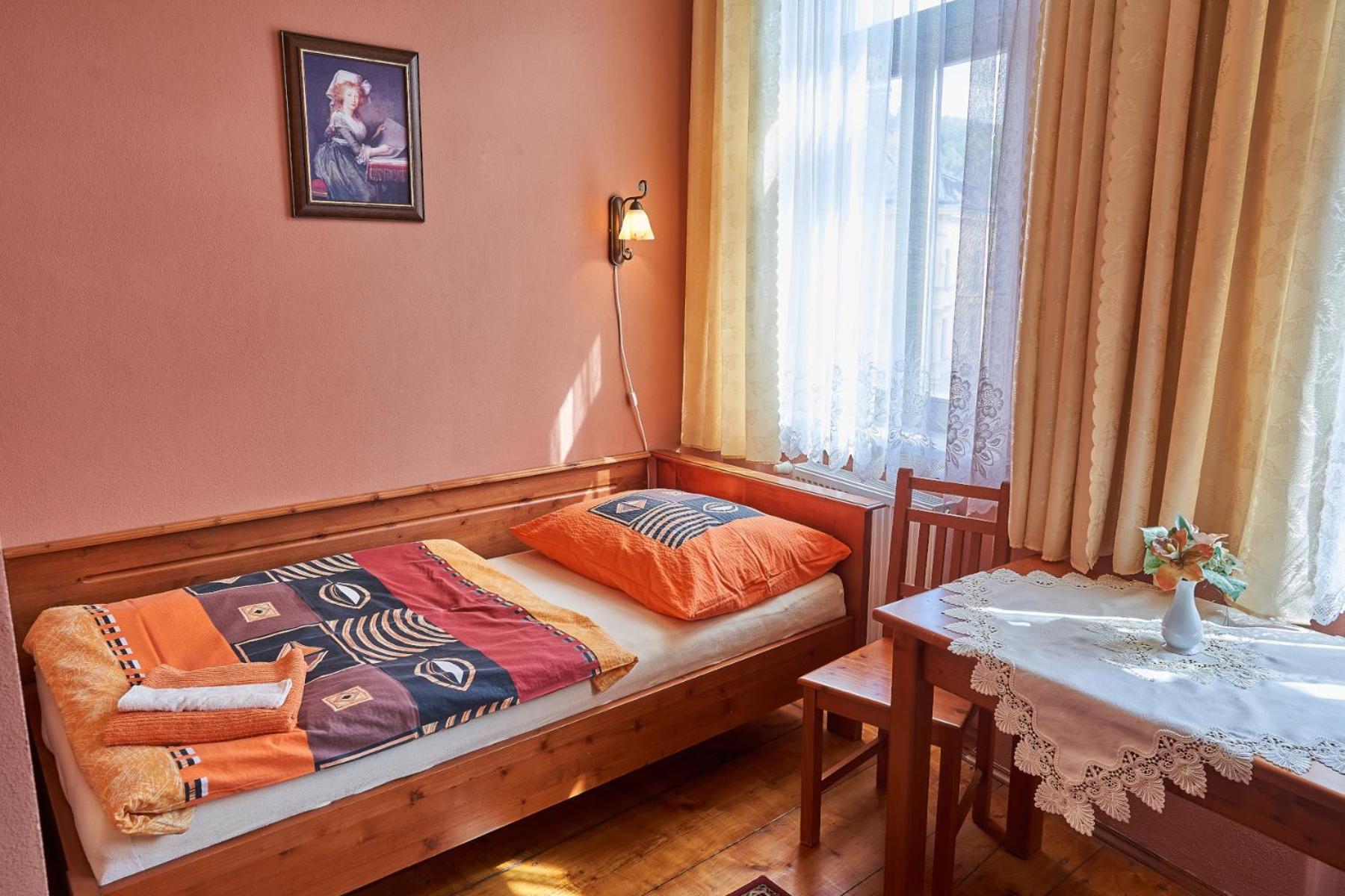 Pension Ulrika Loket Bagian luar foto